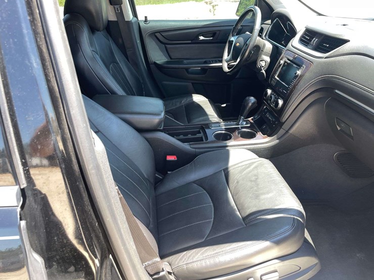 2017-chevrolet-traverse-image-18