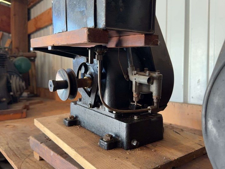 (2)-briggs-&-stratton-engines-image-9
