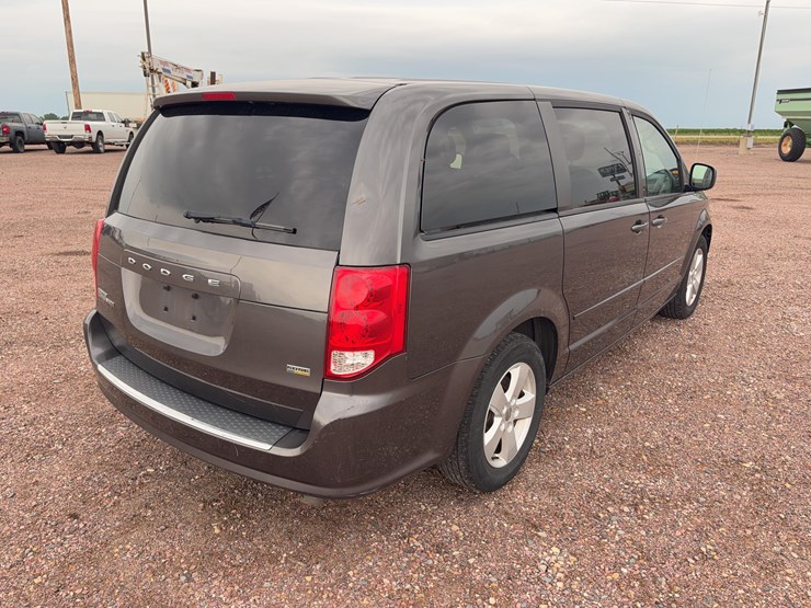 2015-dodge-grand-caravan-image-5