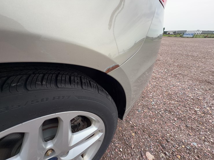 2015-ford-fusion-se-image-31