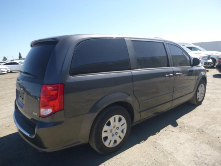 2017-dodge-grand-caravan-image-3