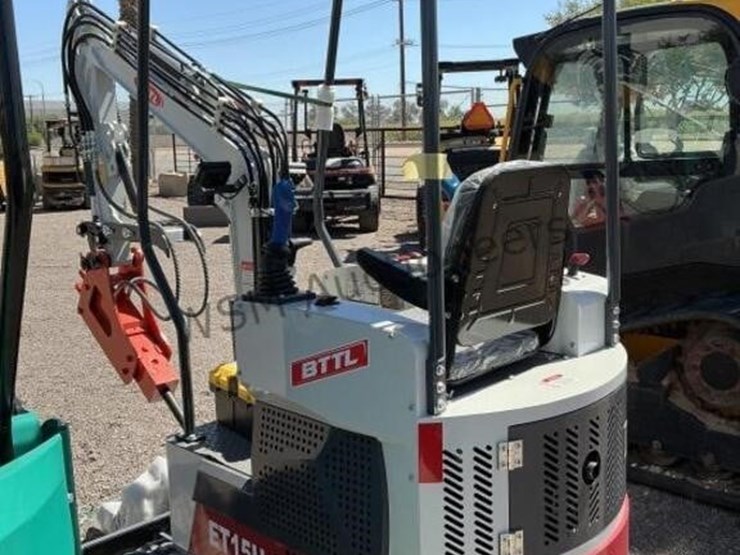 2025-battler-et15h-mini-excavator-image-3