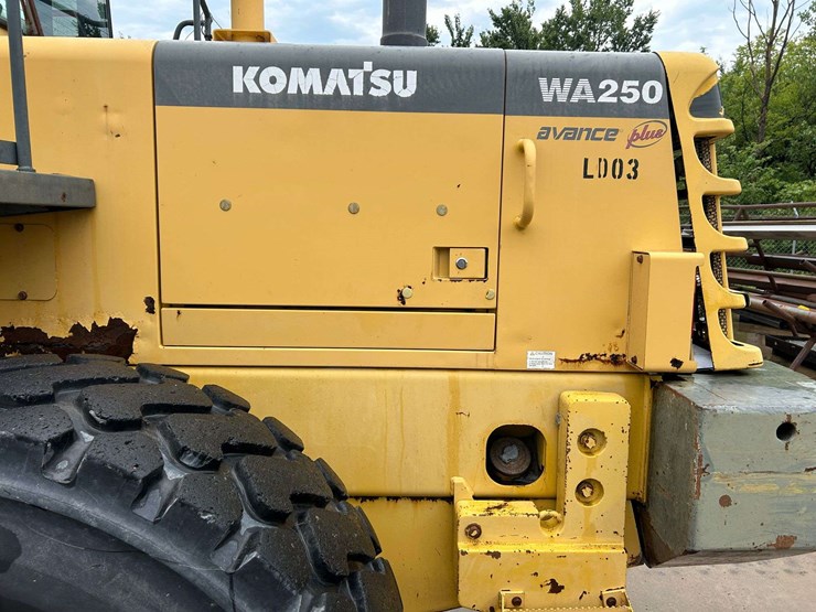 2003-komatsu-wa250-3mc-image-10