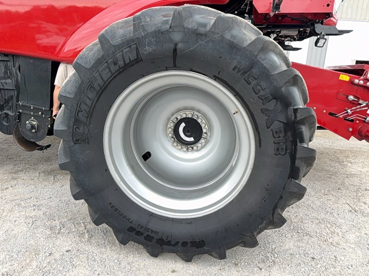 2022-case-ih-8250-image-15