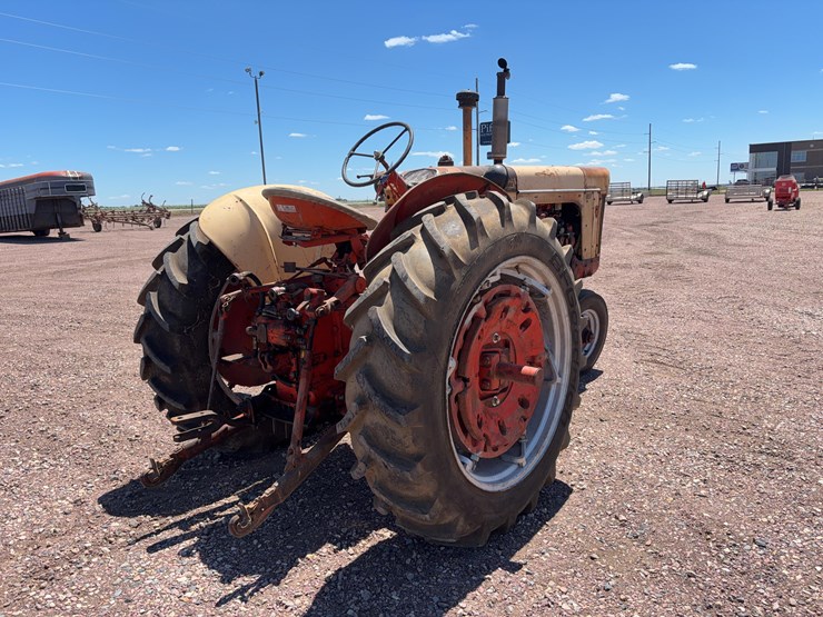 1958-case-801-b-tractor-image-5