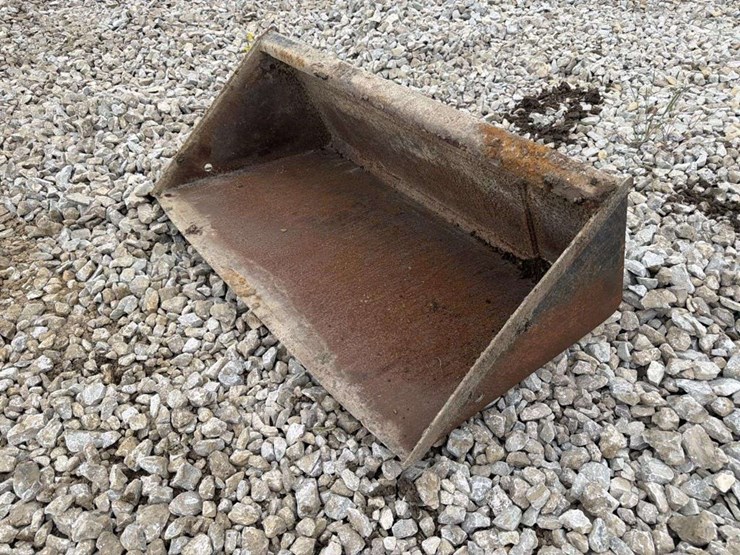 47-inch-bucket-attachment-image-1