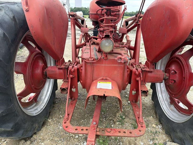 farmall-m-loader-tractor-image-20