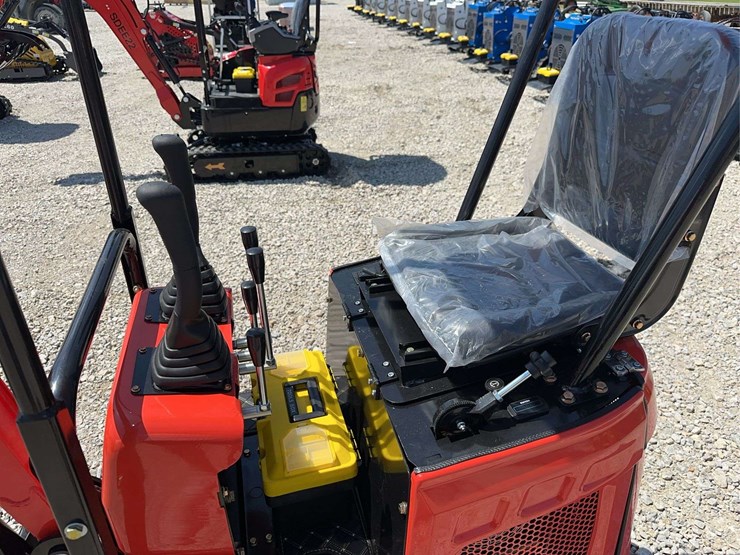 2026-miva-me15-mini-excavator-image-11
