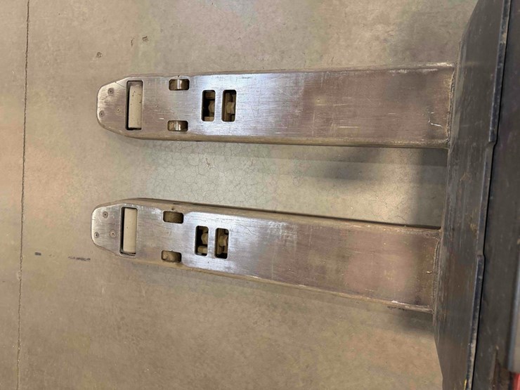 electric-pallet-jack-image-7
