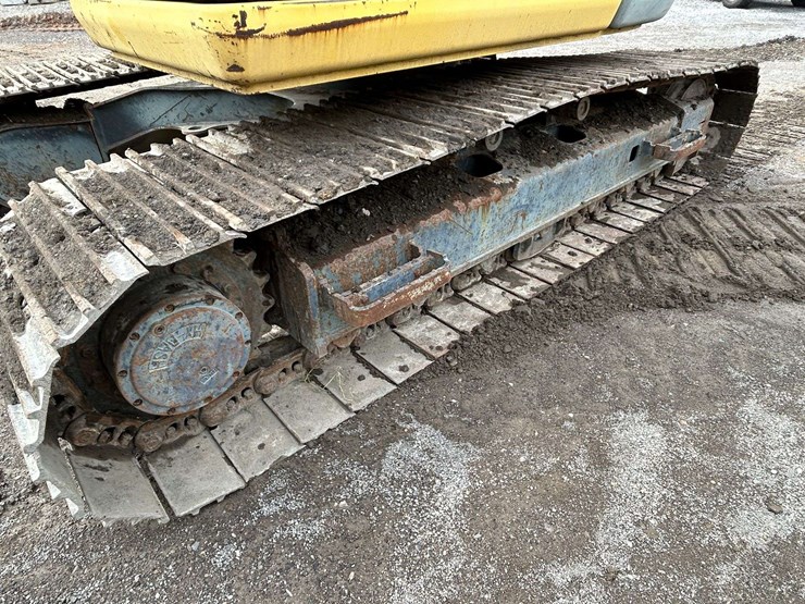 2003-kobelco-sk135sr-lc-image-39