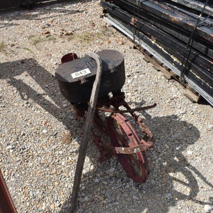ANTIQUE ONE ROW PLANTER