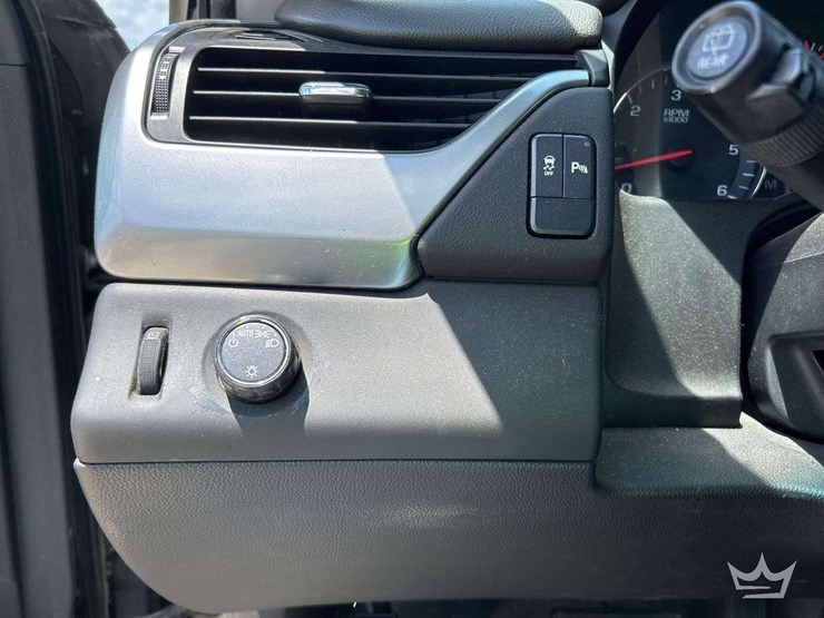 2016-chevrolet-tahoe-image-15