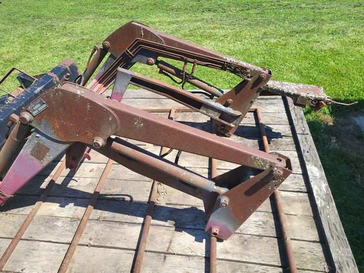 massey-ferguson-front-end-tractor-loader-w/loader-mounts-and-60"-bucket---fire-image-11