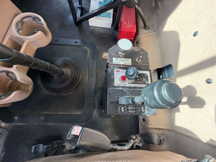 2006-mack-granite-ct713-image-31