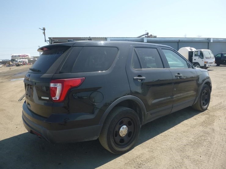 2017-ford-explorer-image-4