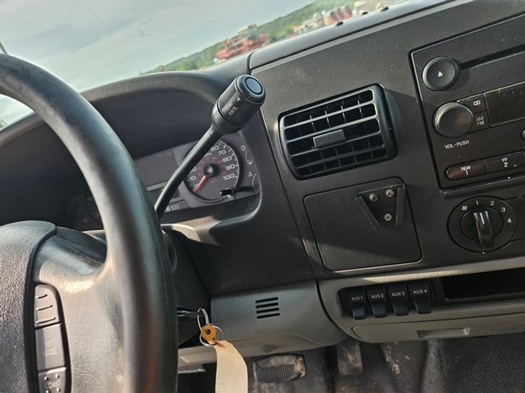 2007-ford-f550-image-30