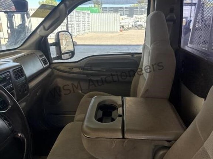 2004-ford-f350-image-25