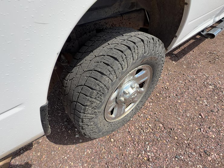2016-dodge-2500-image-38