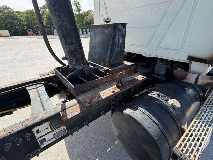 2006-mack-granite-ct713-image-26