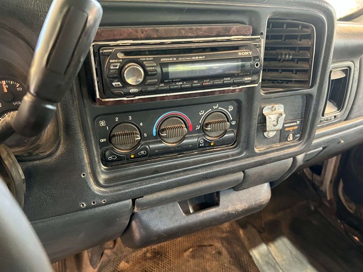 1999-chevrolet-1500-image-34