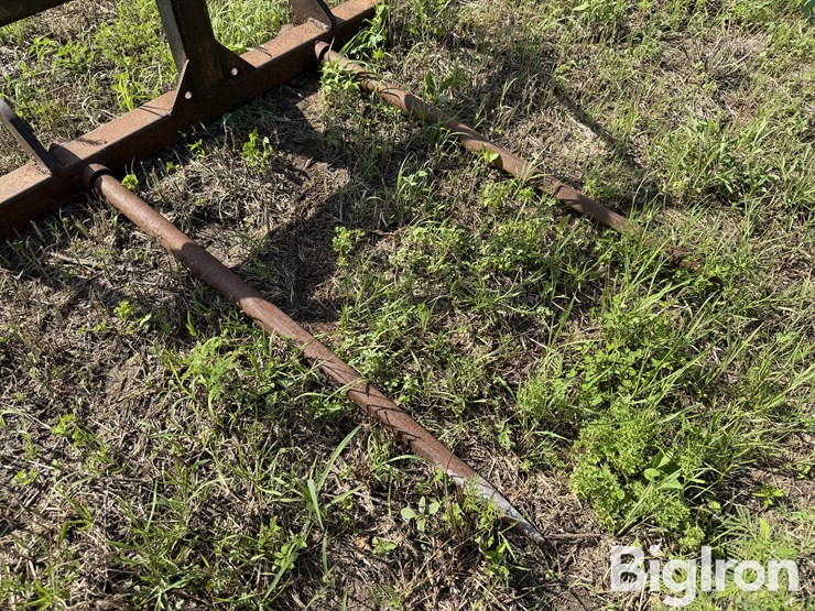 tri-l-loader-bale-spear-image-9