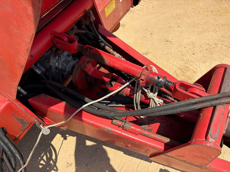 massey-ferguson-1560-image-10