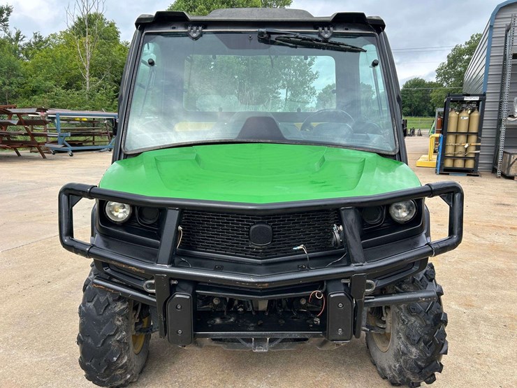 2019-john-deere-gator-image-8