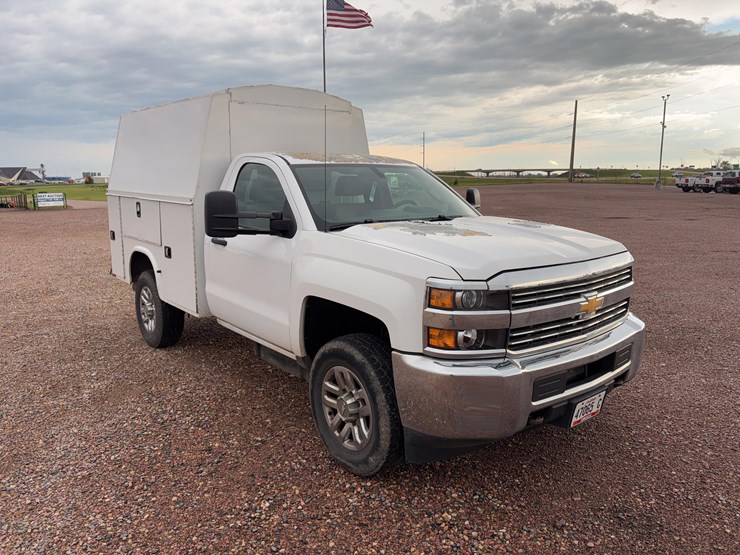 2015-chevrolet-silverado-3500-image-3