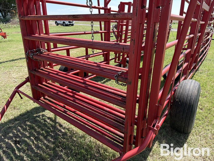 2020-diamond-w-portable-folding-corral-image-13