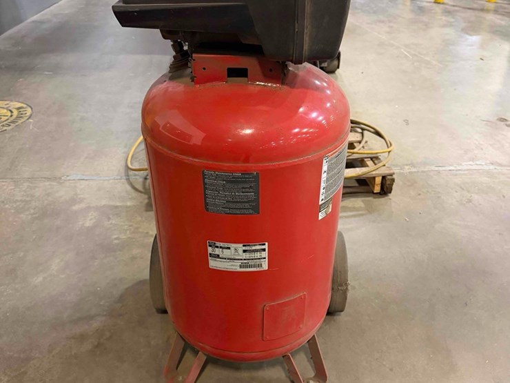 craftsman-150psi-6hp-air-compressor-image-3