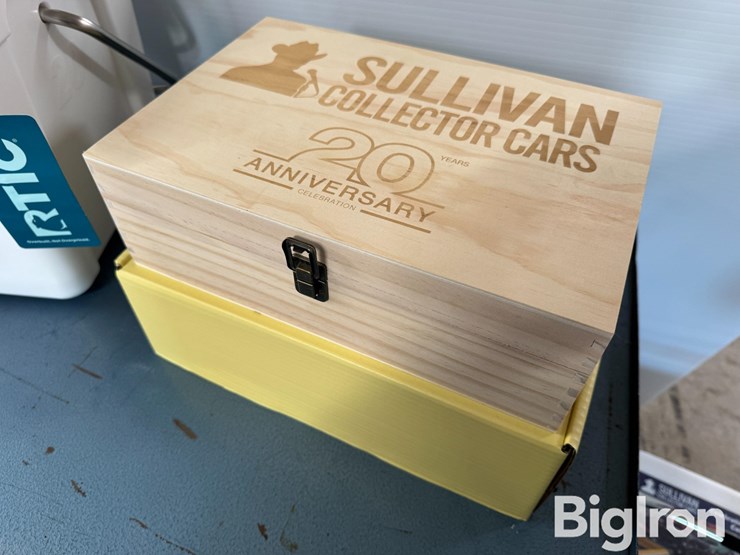 run-#0.1---sullivan-auctioneers-collector-cars-decanter-set-image-2