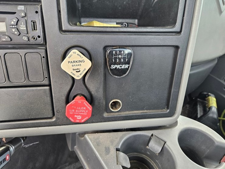 2011-case-ih-4400-image-36