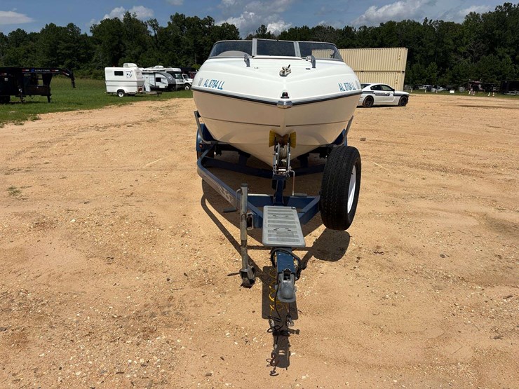 2004-stingray-200cs-cabin-boat-w/trailer-image-5