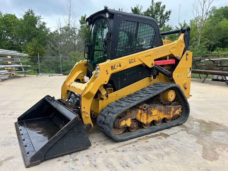 2015-caterpillar-259d-image-1