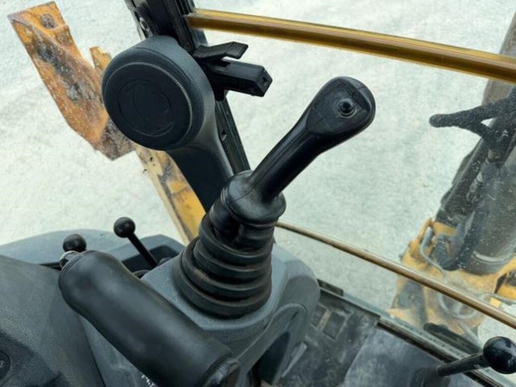 2018-deere-310sl-image-18
