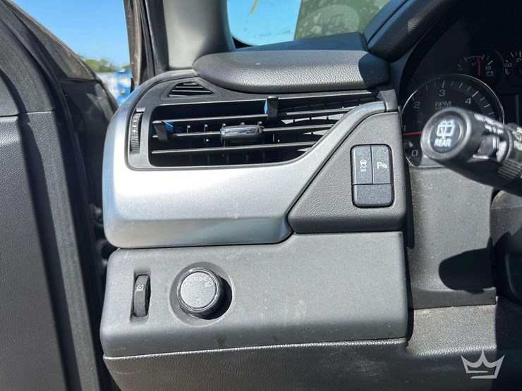 2016-chevrolet-tahoe-image-10