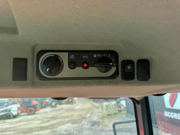 2017-kubota-l4060-image-25