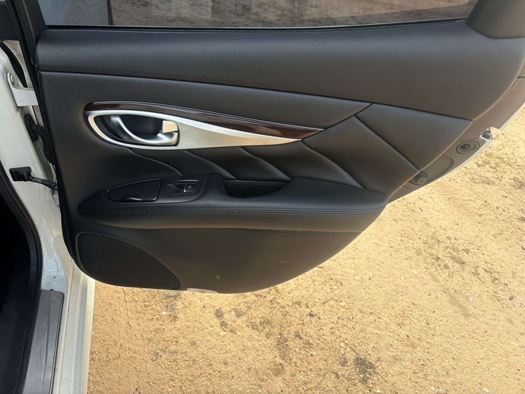 2013-infiniti-m37-4-door-sedan-(156,834-miles)-image-17