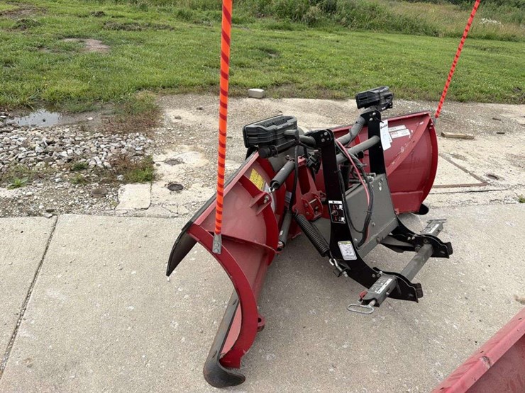 boss-7ft6in-htx-v-snow-plow-image-2
