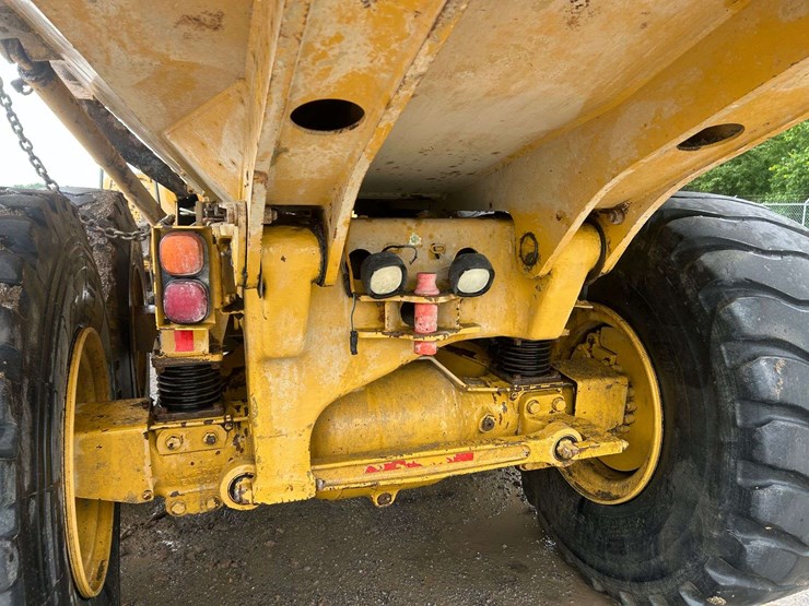 2008-caterpillar-725-image-42