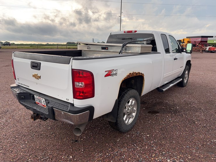 2011-chevrolet-silverado-2500-image-5