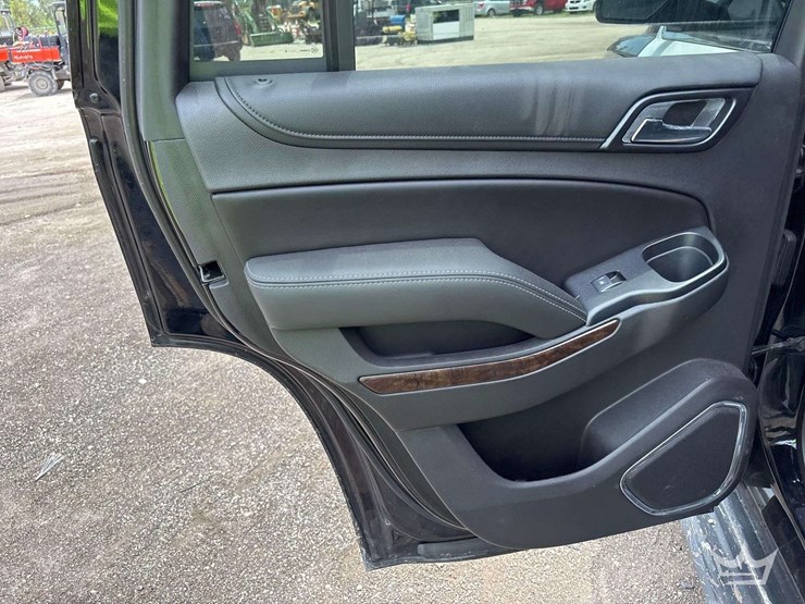 2018-chevrolet-tahoe-image-13