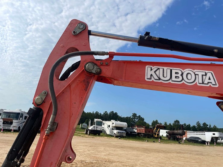 2014-kubota-kx040-4-image-11
