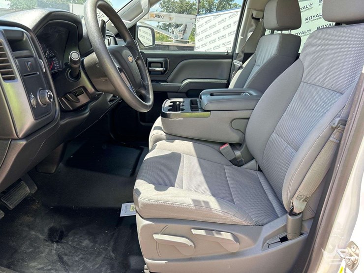 2015-chevrolet-silverado-image-12