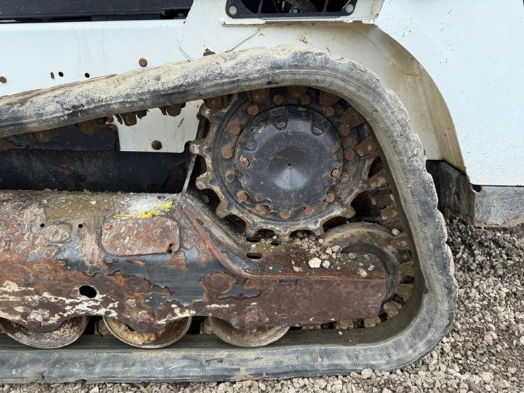 2022-bobcat-t550-image-19
