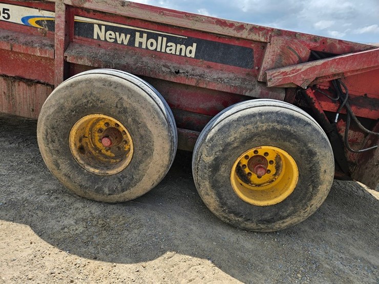 new-holland-195-image-27