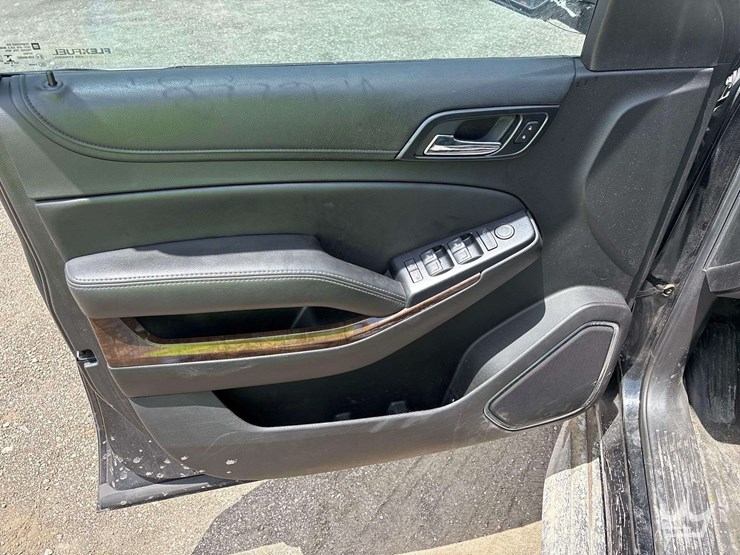 2018-chevrolet-tahoe-image-12