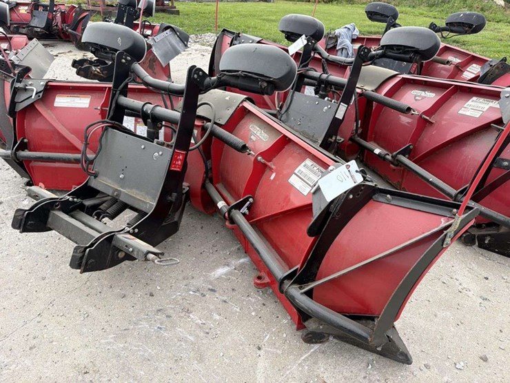boss-8ft2in-power-v-snow-plow-w/-12in-extensions-image-3