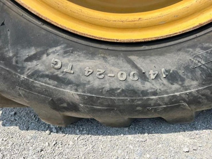 2015-caterpillar-th417c-gc-4wd-telehandler-yc5a125-image-51