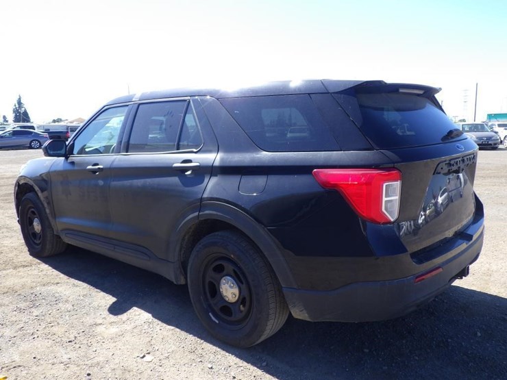 2021-ford-explorer-image-5
